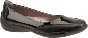 ARRAY Women's Cascade Two-Tone Comfort Flat with Rubber Sole