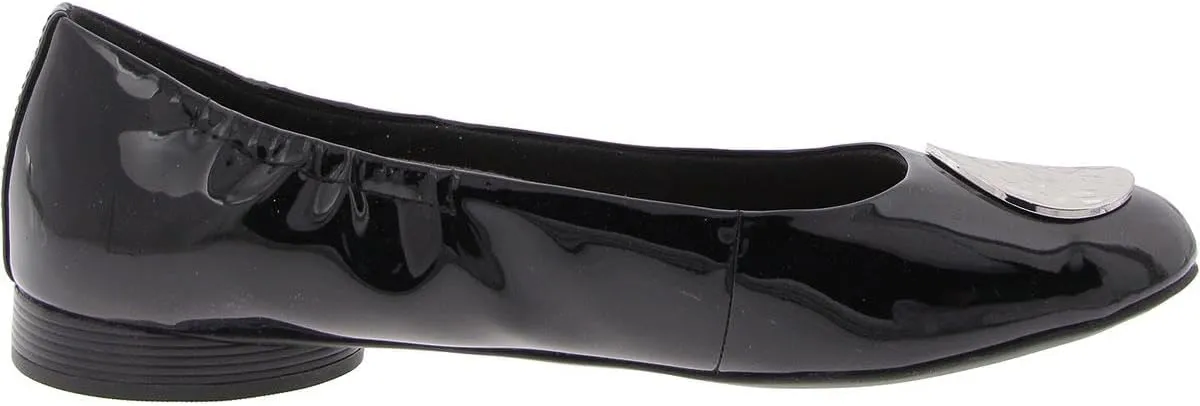 Clarks Women's Loreleigh Ave Ballet Flat