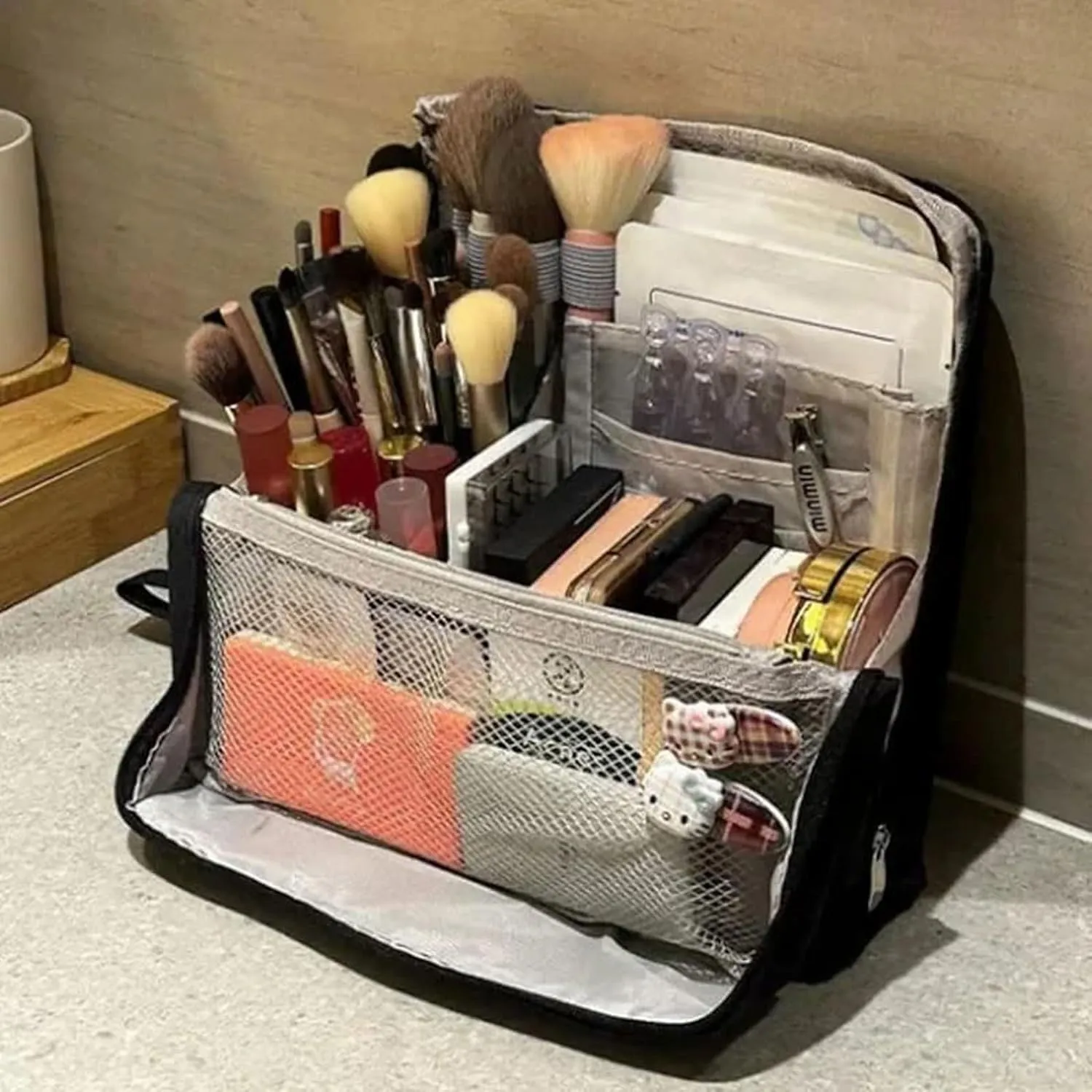 Doresty Makeup Bag,Standing Makeup Bag – Portable, Large Capacity,Waterproof,Multi-Purpose Large Capacity Oxford Cloth Standing Makeups Bags,for Daily,Travel (Beige)