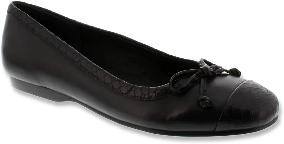 Rose Petals Women's Fame Flat
