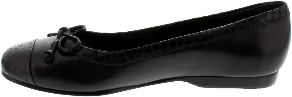 Rose Petals Women's Fame Flat