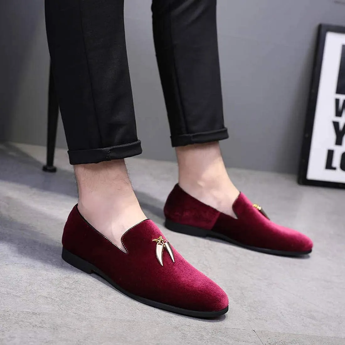 Santimon Loafers Shoes Men Fashion Slip on Metal Fringed Round Toe Velvet Smoking Slipper Moccasins Driving Shoes Black Blue Red